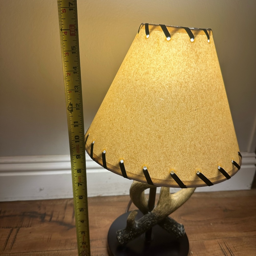 Vintage Faux Antlers Lamp - Picture 4 of 16